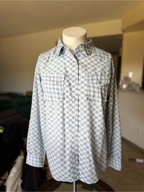 Wrangler® Long Sleeve Plaid Pattern Western Shirt
